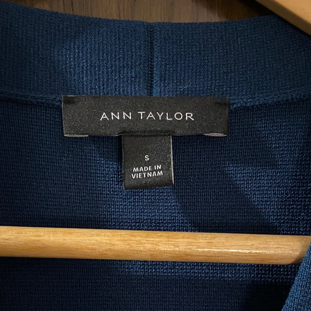 MaxMara Deep Blue Blazer with Gold Buttons - Picture 2 of 4